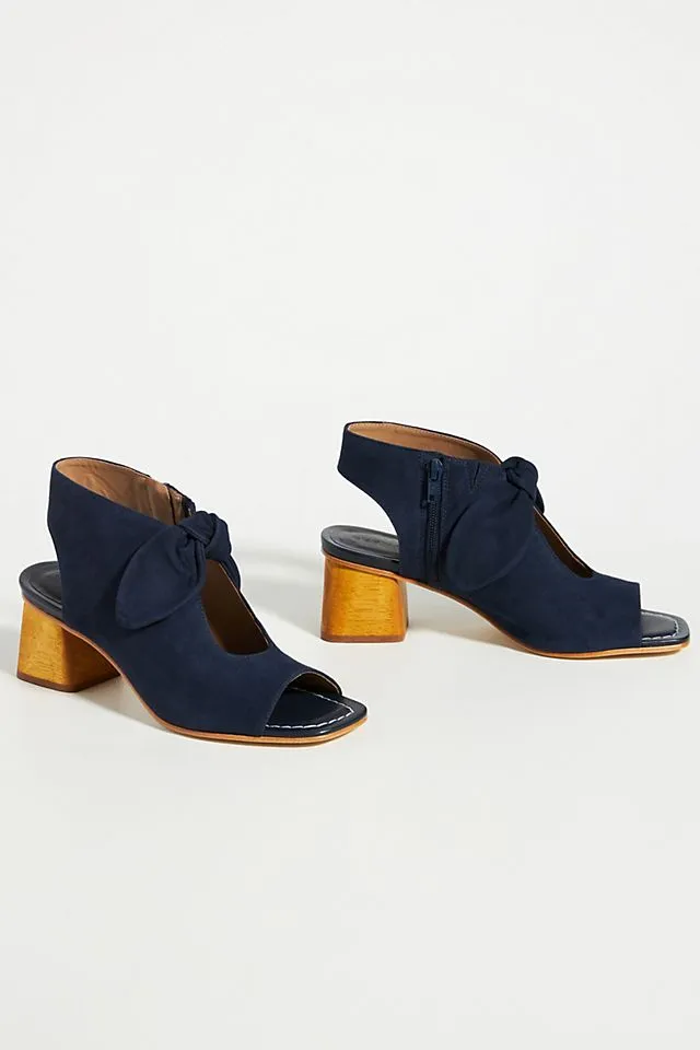 Bernardo Lizzy in Bernardo heels, dark blue